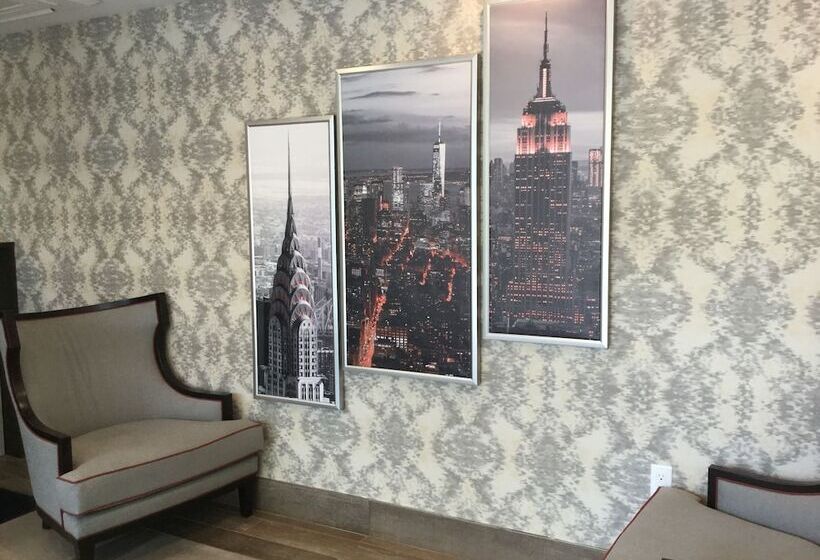 Hotel Ramada By Wyndham Bronx Terminal