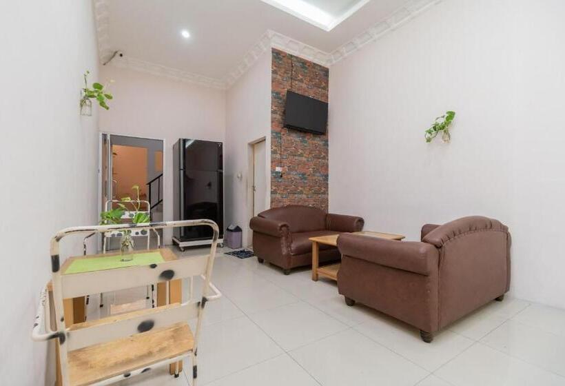 Szálloda Reddoorz At Fella Homestay Medan