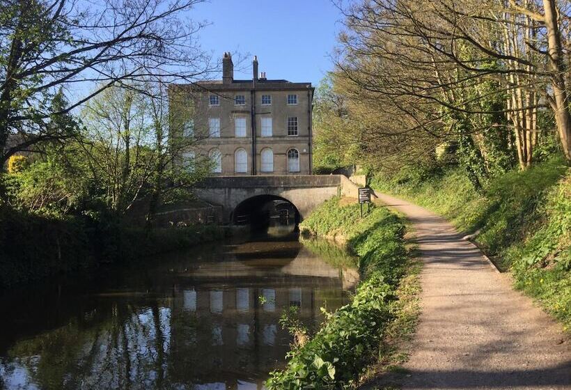 Apple Tree Boutique B&b