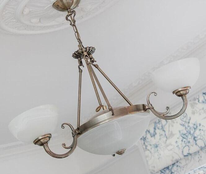 Apple Tree Boutique B&b