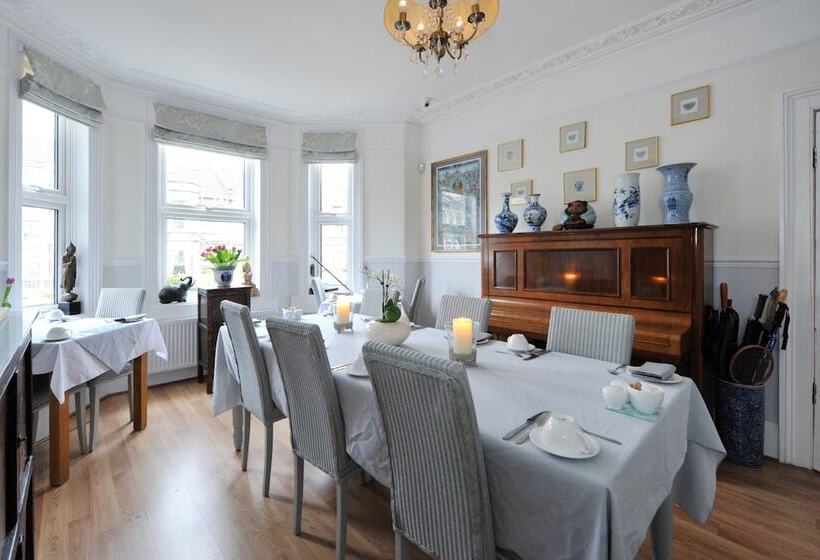 Apple Tree Boutique B&b