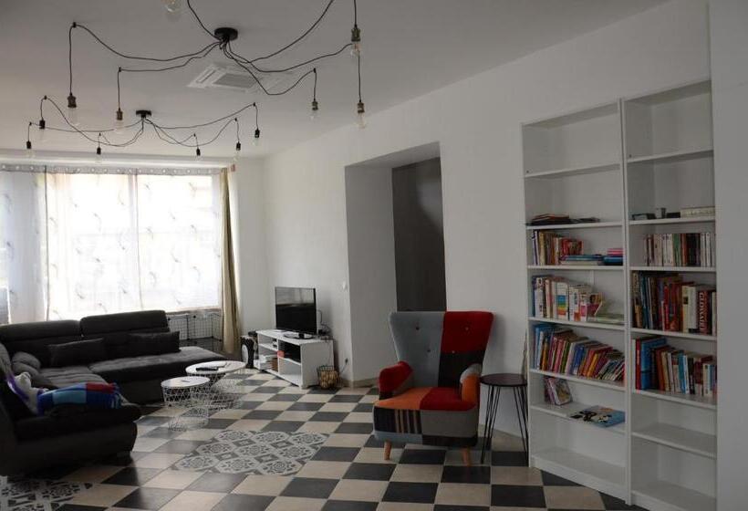 ベッドアンドブレックファースト Nostra Demora