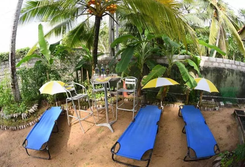 Aamiaismajoitus (B&B) Suriya Ocean Villa