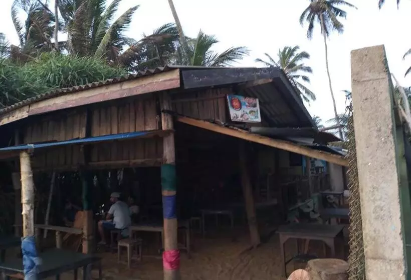 Aamiaismajoitus (B&B) Suriya Ocean Villa