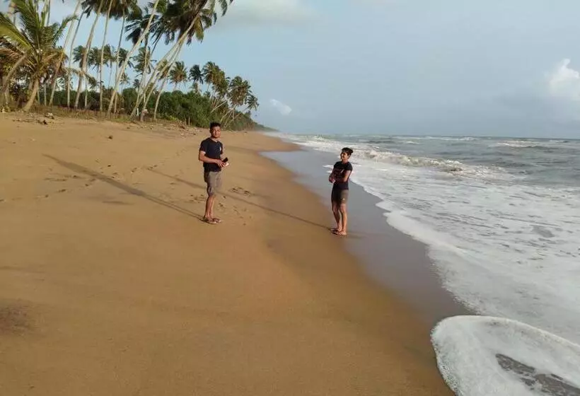 Aamiaismajoitus (B&B) Suriya Ocean Villa