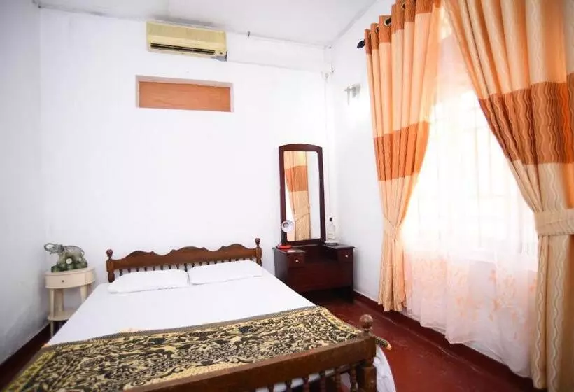 Aamiaismajoitus (B&B) Suriya Ocean Villa