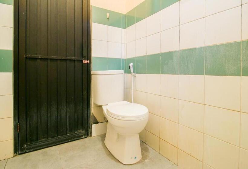 فندق صغير Reddoorz @ Pantai Pelabuhan Ratu 2