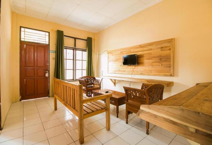 فندق صغير Reddoorz @ Pantai Pelabuhan Ratu 2