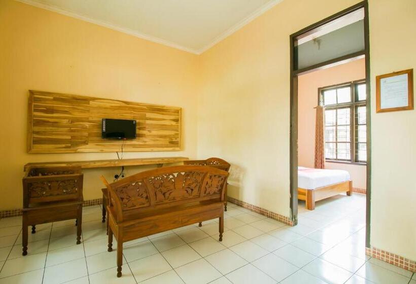 فندق صغير Reddoorz @ Pantai Pelabuhan Ratu 2