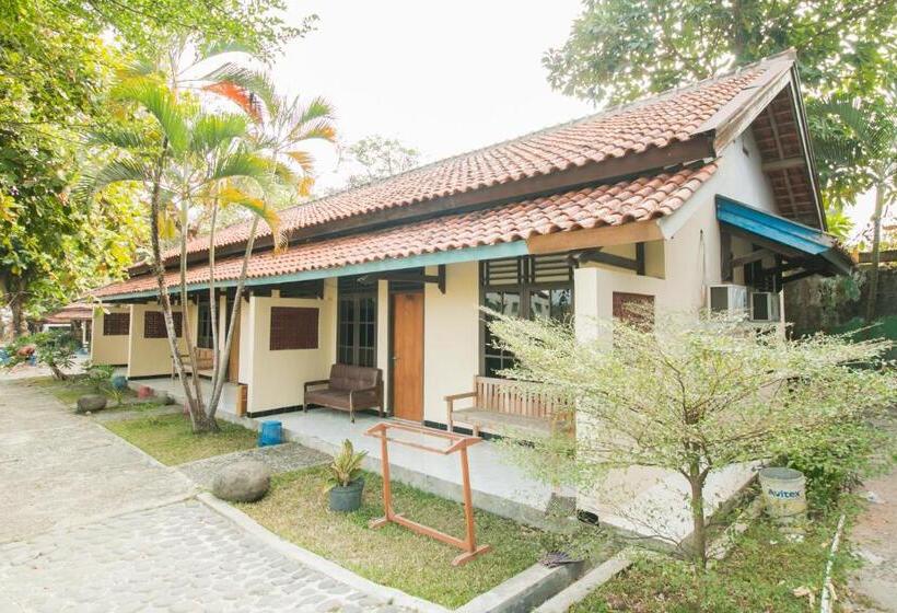 فندق صغير Reddoorz @ Pantai Pelabuhan Ratu 2