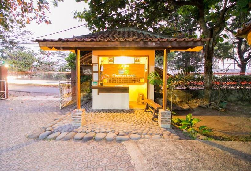 فندق صغير Reddoorz @ Pantai Pelabuhan Ratu 2