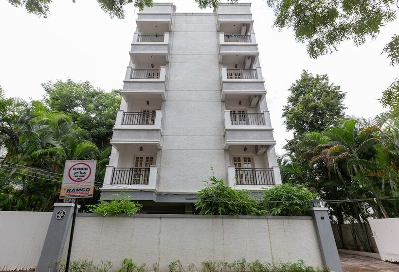 فندق Oyo 23202 Cute Orange Service Apartments