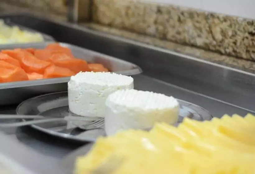 ホテル Vitoria Marchi