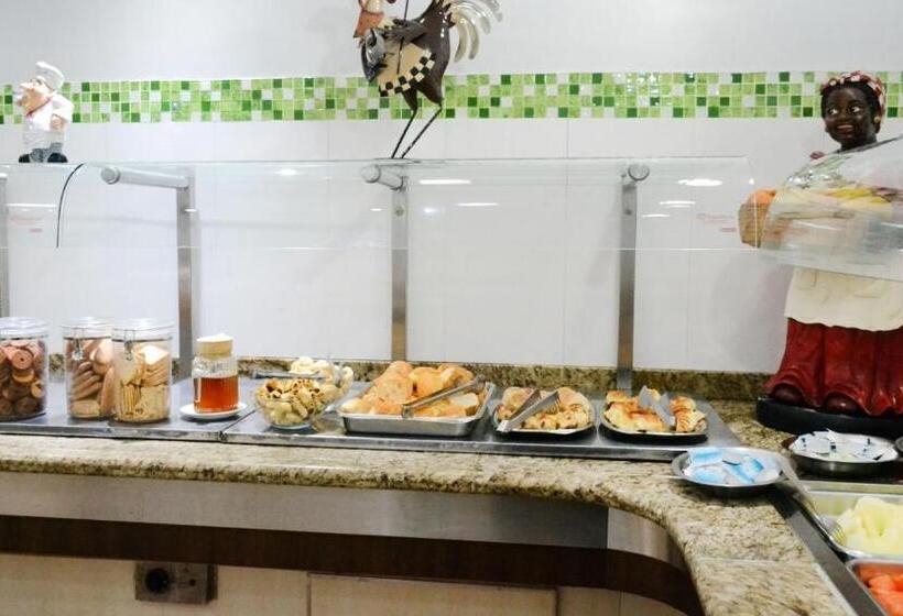 Hotel Vitoria Marchi