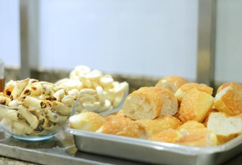 Hotel Vitoria Marchi