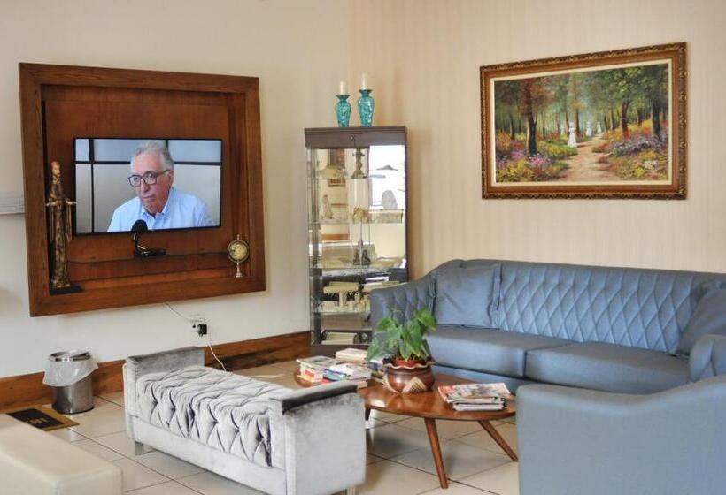 Hotel Vitoria Marchi