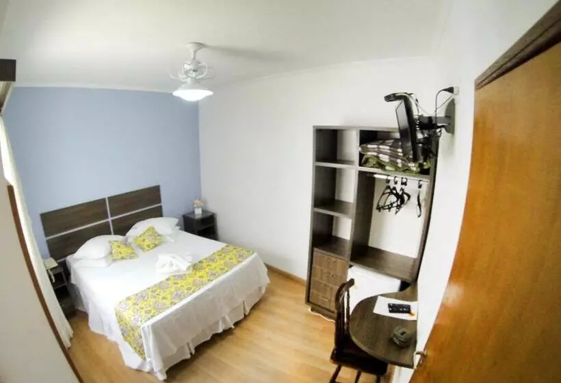 ホテル Vitoria Marchi