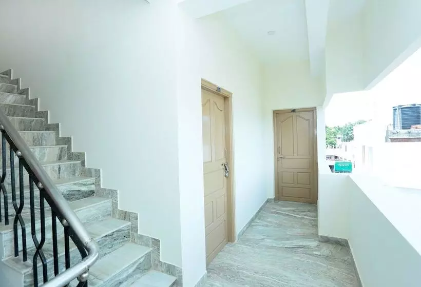 Oyo 17423 Hotel Vishnu Ram