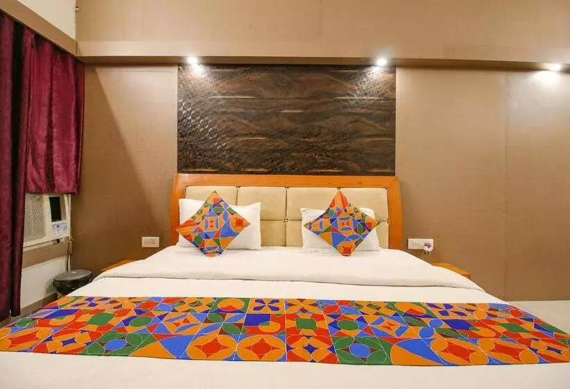 Fabhotel Neena Palace