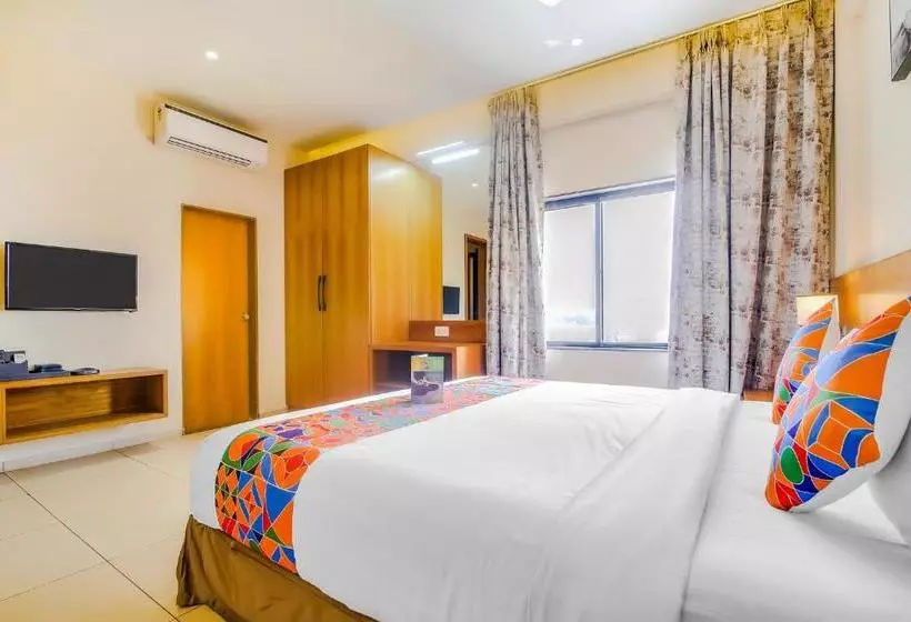 ホテル Fab Ajinkya Residency