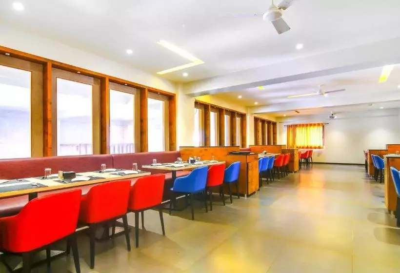 ホテル Fab Ajinkya Residency