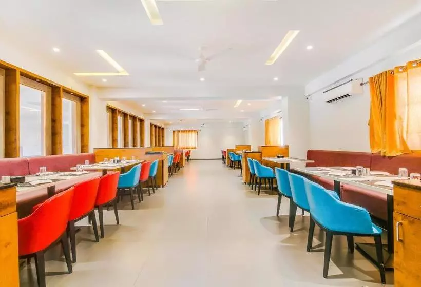 ホテル Fab Ajinkya Residency