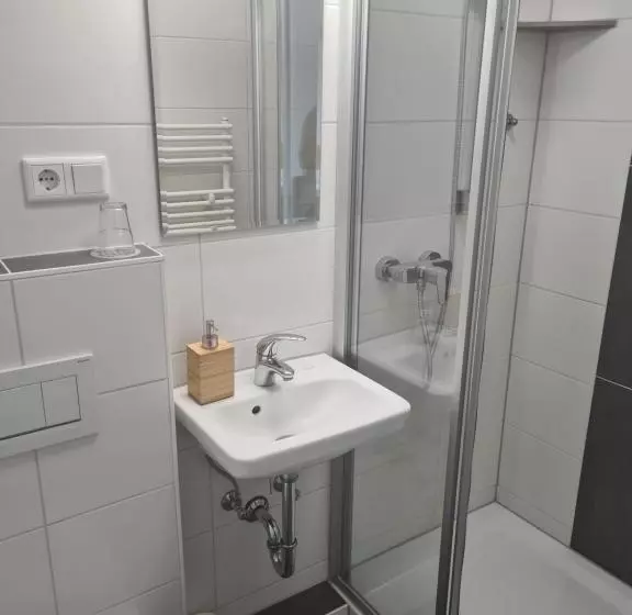 Hotelli Gästehaus Weber