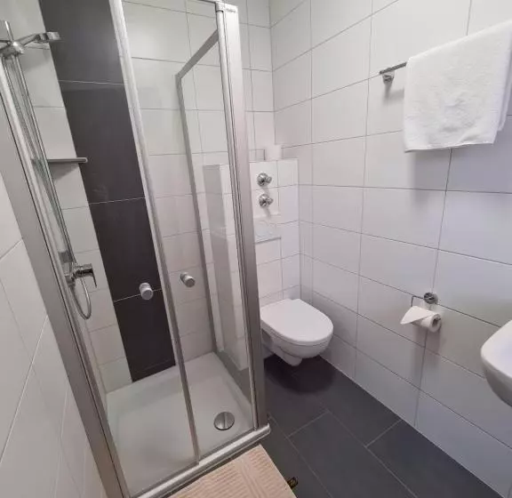 Hotelli Gästehaus Weber