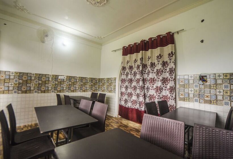 فندق Oyo 15438 Vivek Nomadic