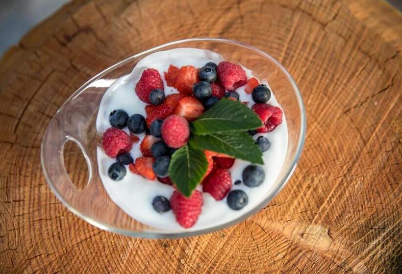 Отель Agriturismo Malga Piè