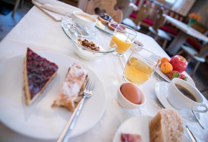 Отель Agriturismo Malga Piè