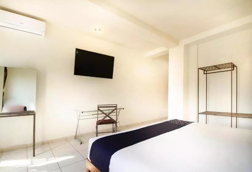 Hotelli Capital O Plaza Galindo