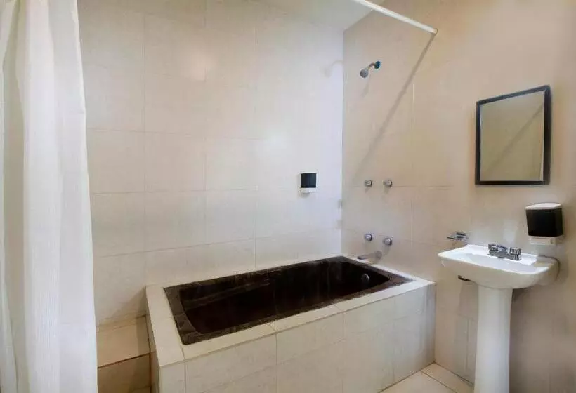 Hotelli Capital O Plaza Galindo