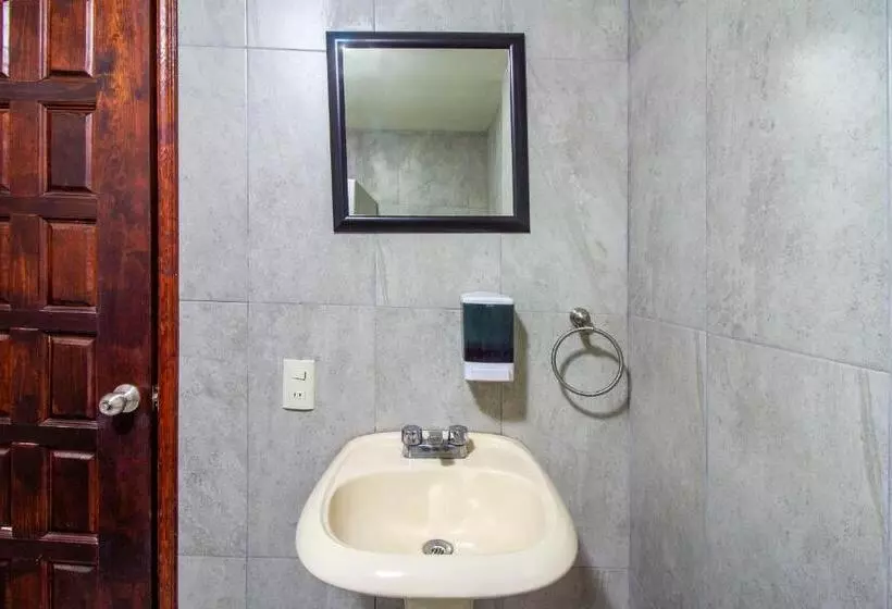 Hotelli Capital O Plaza Galindo