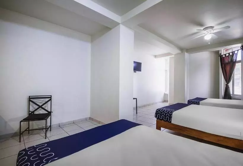 Hotelli Capital O Plaza Galindo