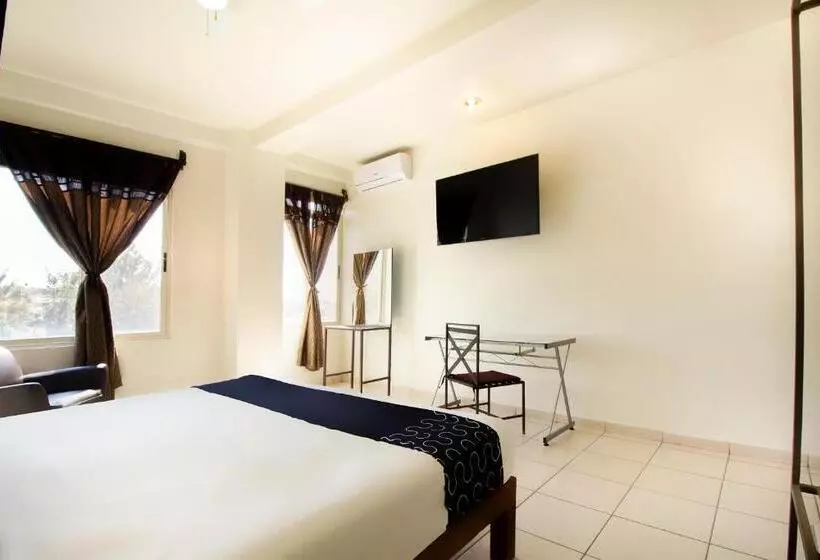 Hotelli Capital O Plaza Galindo