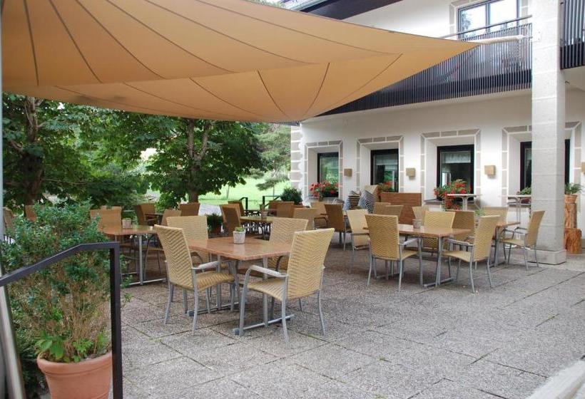 Отель Schlosstaverne Thannhausen