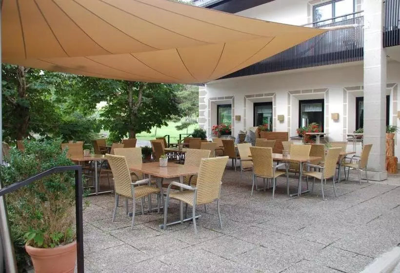 ホテル Schlosstaverne Thannhausen