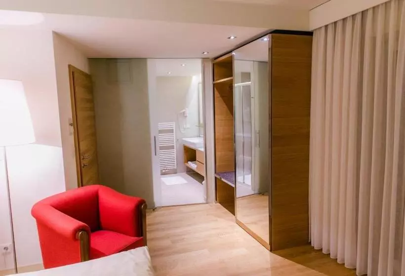 ホテル Schlosstaverne Thannhausen