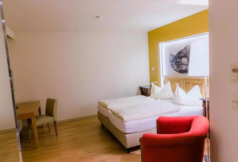 ホテル Schlosstaverne Thannhausen