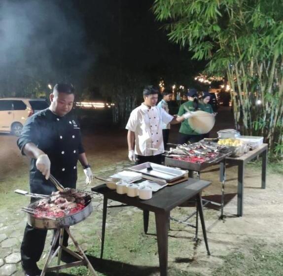 Пансион Dbambookamp Desa Wisata Ekang