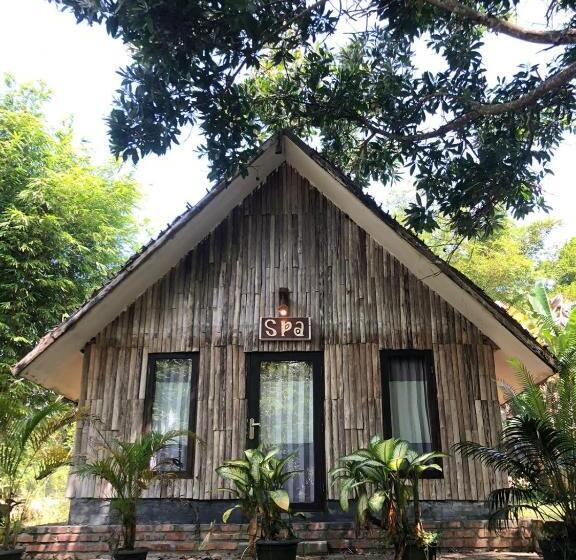 Пансион Dbambookamp Desa Wisata Ekang