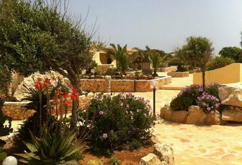 Residence Punta Sottile Lampedusa 150 Mt Dalla Spiaggia Cala Francese