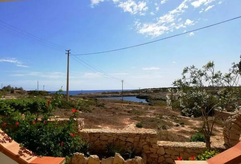 Residence Punta Sottile Lampedusa 150 Mt Dalla Spiaggia Cala Francese