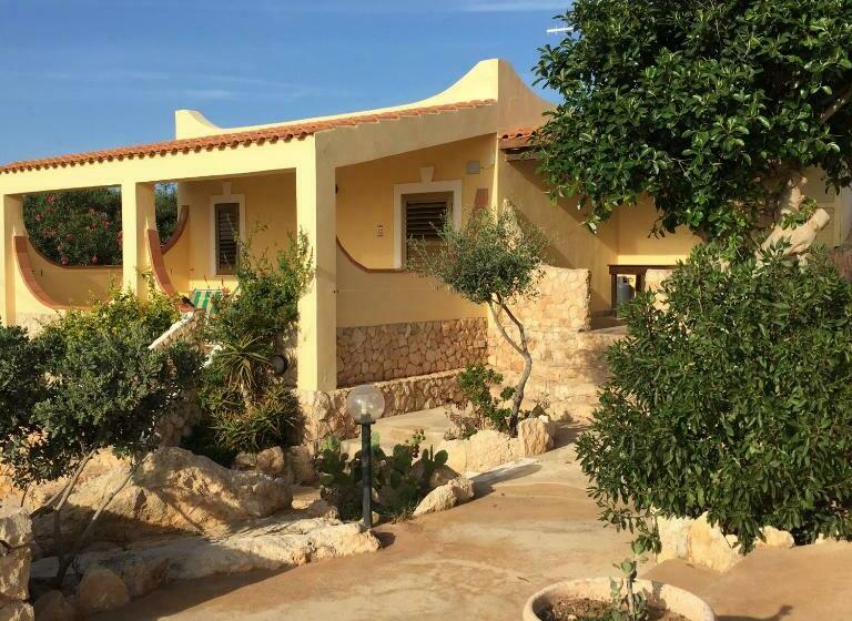 Residence Punta Sottile Lampedusa 150 Mt Dalla Spiaggia Cala Francese