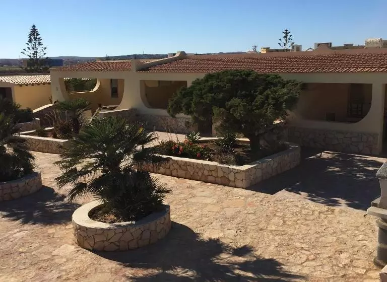 Residence Punta Sottile Lampedusa 150 Mt Dalla Spiaggia Cala Francese