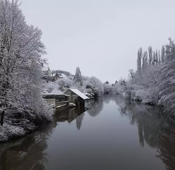 Aamiaismajoitus (B&B) Le Cottage Belmontais, Maison Individuelle, Vue Panoramique Sur La Rivière