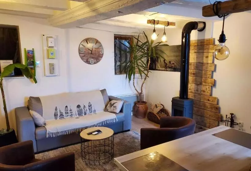 Aamiaismajoitus (B&B) Le Cottage Belmontais, Maison Individuelle, Vue Panoramique Sur La Rivière