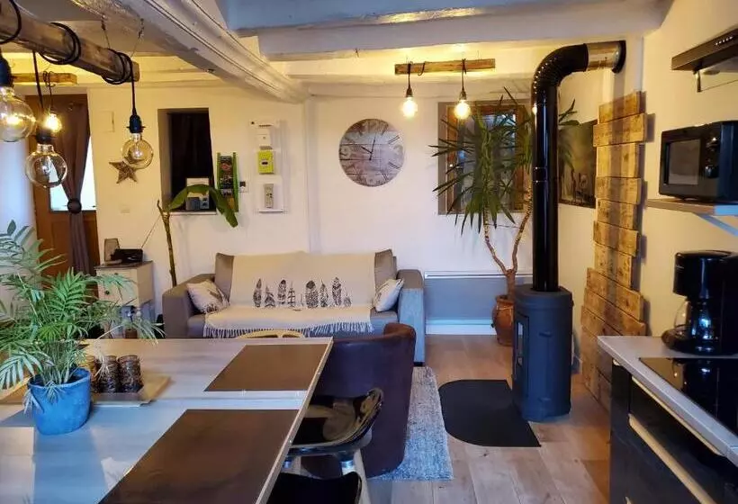 Aamiaismajoitus (B&B) Le Cottage Belmontais, Maison Individuelle, Vue Panoramique Sur La Rivière