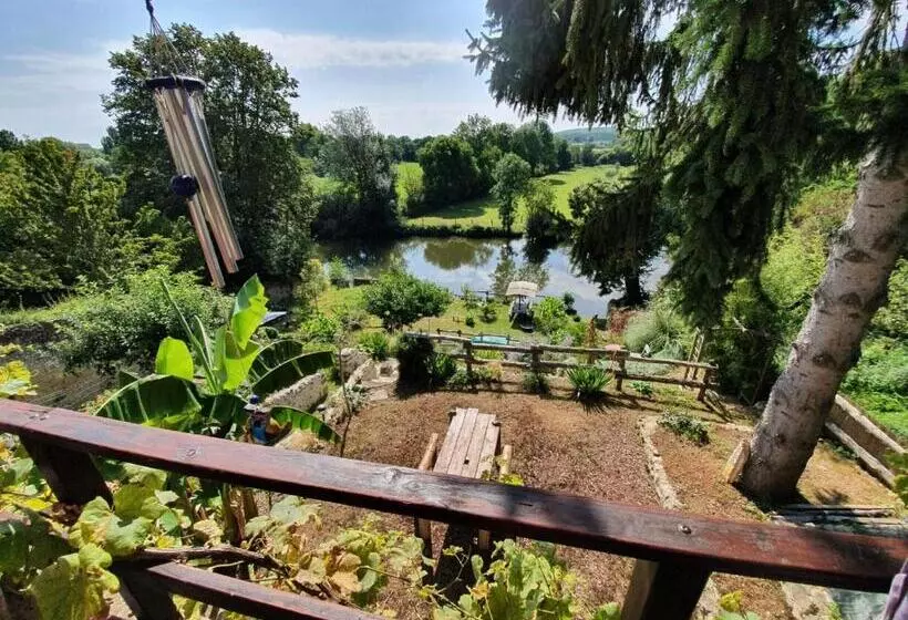 Aamiaismajoitus (B&B) Le Cottage Belmontais, Maison Individuelle, Vue Panoramique Sur La Rivière